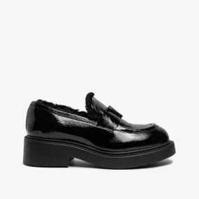 Hostilia | Women's patent leather moccasin with fur